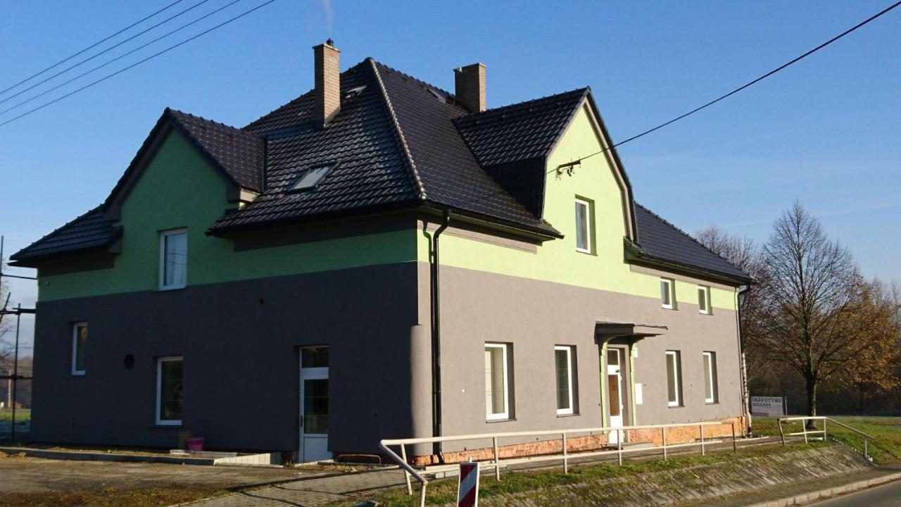 Borovec Hotel Sedlnice Buitenkant foto