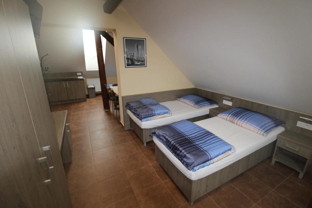 Borovec Hotel Sedlnice Buitenkant foto
